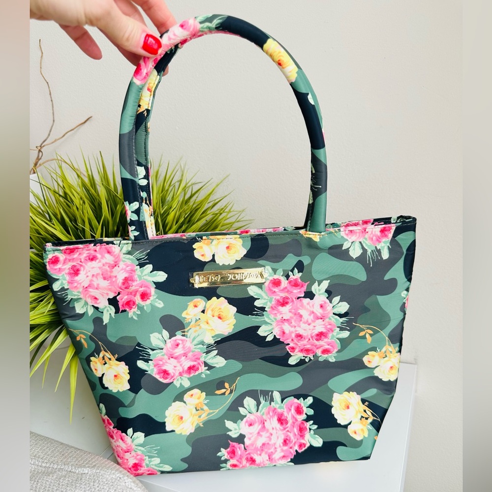 Betsey Johnson | Lunch Bag with Floral Design